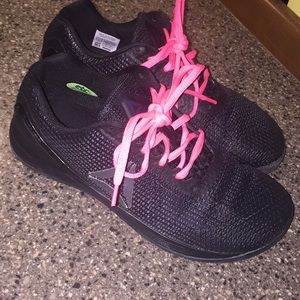 Reebok nano 7s. Only worn 5 or 6 times.